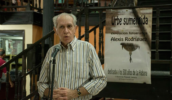 SOBRE EL LIBRO: UN REMO CONTRA EL AGUA AÑO 2013